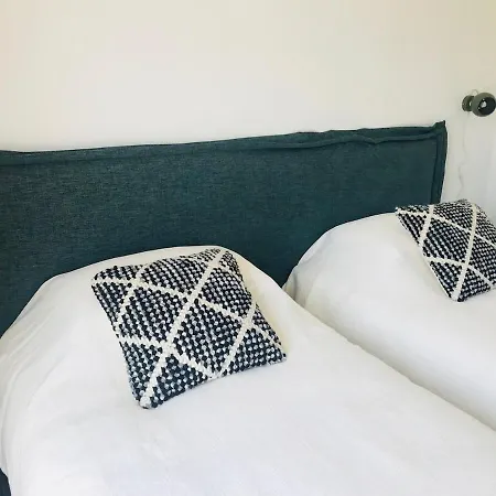 Standing- Face A La Mer! 3 Chambres-piscine Semi Olympique *