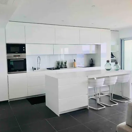 Standing- Face A La Mer! 3 Chambres-piscine Semi Olympique Lejlighed