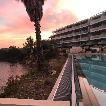 Standing- Face A La Mer! 3 Chambres-piscine Semi Olympique Kamiesch