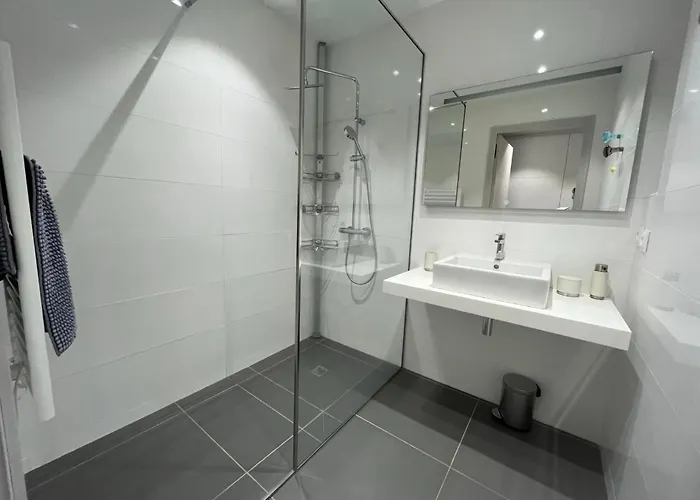 Standing- Face A La Mer! 3 Chambres-piscine Semi Olympique *